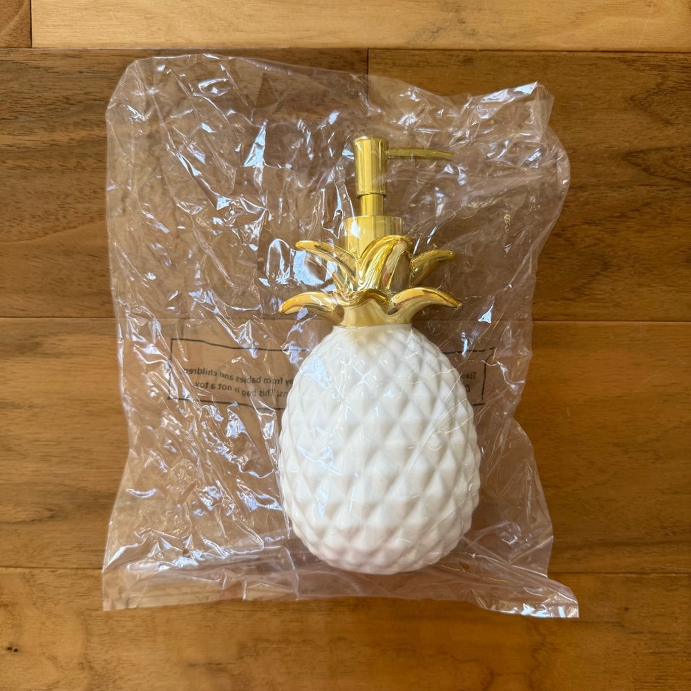 Brand New Gilded White & Gold Pineapple Lotion/Soap Dispenser, 14 oz., NWT - Picture 3 of 3